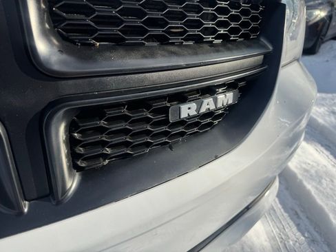 Used 2014 RAM C/V Tradesman image 10