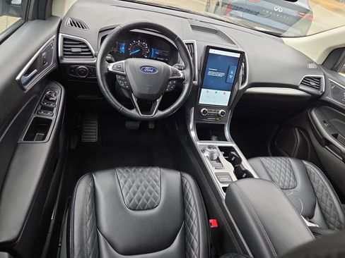 Used 2024 Ford Edge Titanium image 8