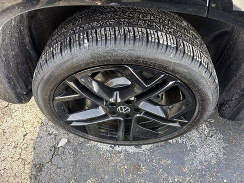 New 2026 Volkswagen Tiguan S image 9