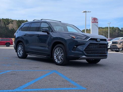 New 2026 Toyota Grand Highlander AWD image 7
