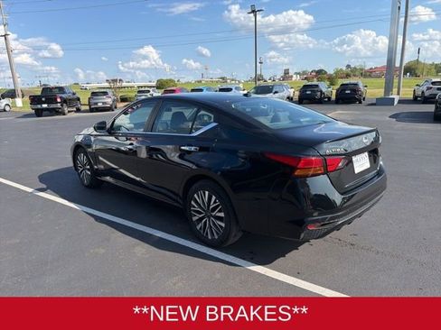 Used 2025 Nissan Altima 2.5 SV image 17
