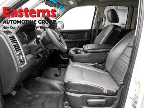 Used 2023 RAM 1500 Tradesman w/ Chrome Appearance Group RWD image 14