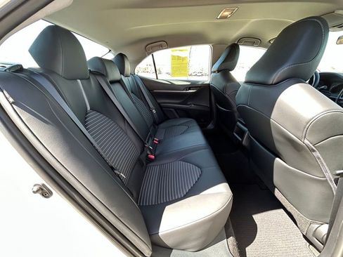 Used 2022 Toyota Camry SE w/ Carpet Mat Package (TMS) FWD image 29