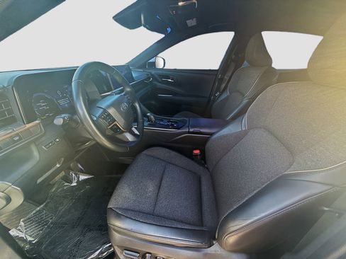 Used 2023 Toyota Crown XLE image 17