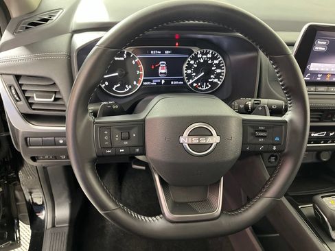 Used 2025 Nissan Rogue SV FWD image 29