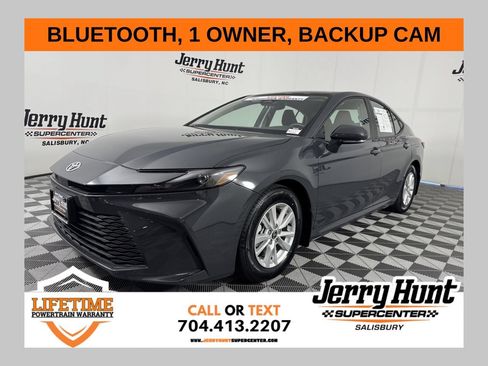 Used 2025 Toyota Camry LE FWD image 1