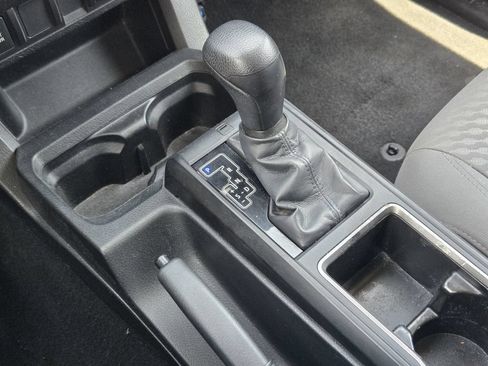 Used 2022 Toyota Tacoma SR RWD image 21