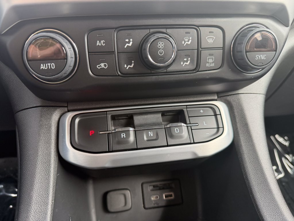 Used 2021 GMC Acadia SLT w/ Elevation Edition AWD/4WD image 18