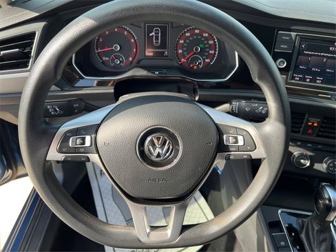 Used 2019 Volkswagen Jetta R-Line image 16