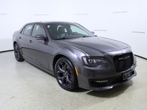 Used 2021 Chrysler 300 S w/ S Model Appearance Package RWD image 3