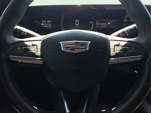 Used 2025 Cadillac XT4 Premium Luxury FWD image 19