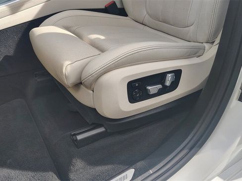 Used 2021 BMW X5 M50i image 11