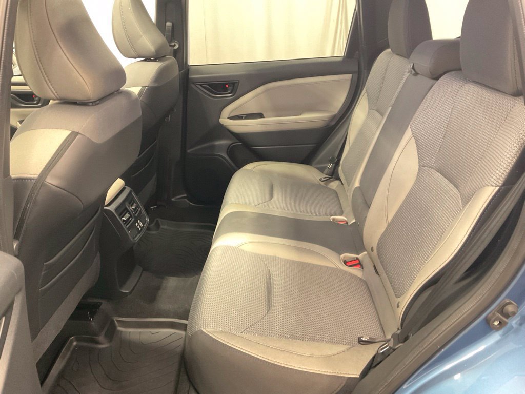 Used 2025 Subaru Forester Premium AWD/4WD image 30