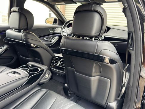 Used 2018 Mercedes-Benz S 560 Sedan w/ AMG Line Exterior image 37