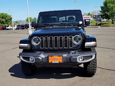 Used 2025 Jeep Gladiator Sport AWD/4WD image 3