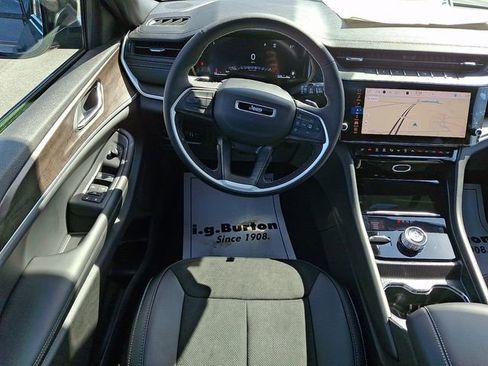 New 2026 Jeep Grand Cherokee Laredo image 7