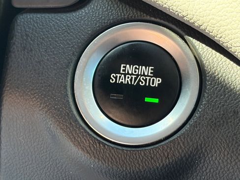 Used 2021 Chevrolet Equinox LS w/ LS Convenience Package image 29