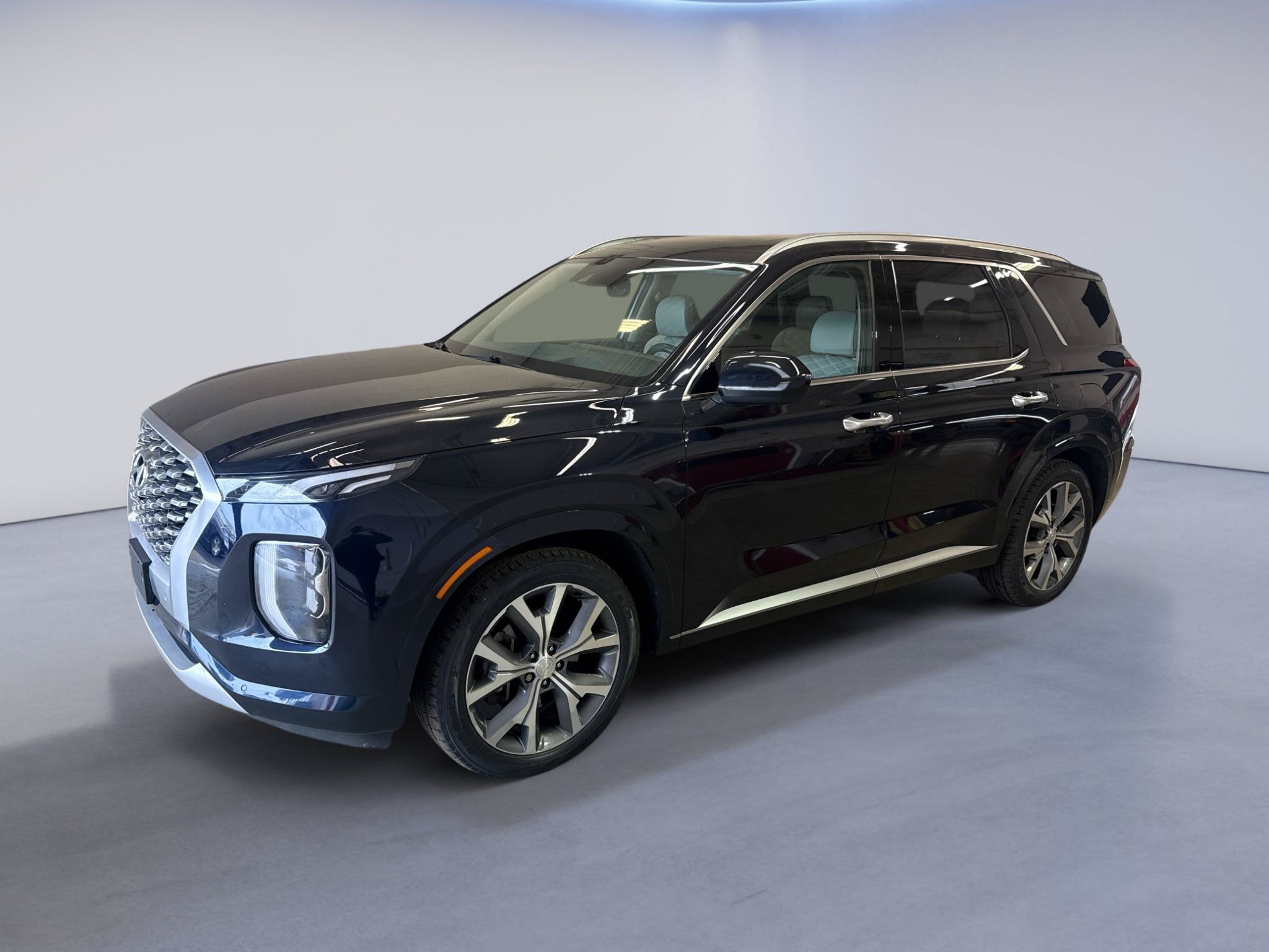 Used 2021 Hyundai Palisade Limited w/ Cargo Package AWD/4WD image 3