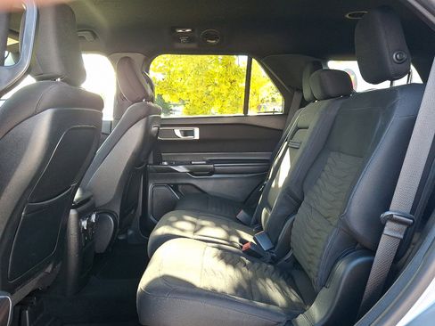 Used 2020 Ford Explorer XLT w/ Class III Trailer Tow Package image 11
