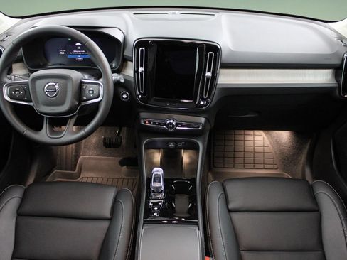 New 2026 Volvo XC40 B5 Plus w/ Climate Package AWD/4WD image 19