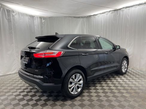 Used 2024 Ford Edge Titanium image 3