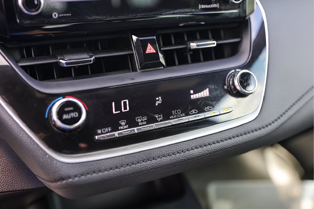 Used 2021 Toyota Corolla SE FWD image 20