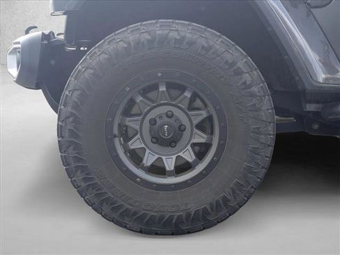 Used 2020 Jeep Gladiator Sport AWD/4WD image 9