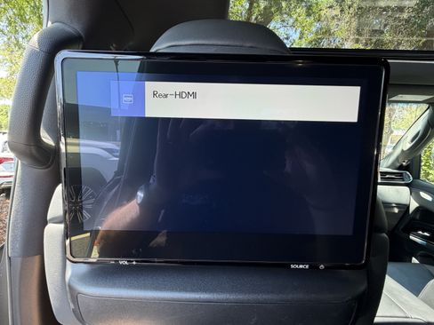 Used 2022 Lexus LX 600 4WD w/ Accessory Package (Z1) image 33