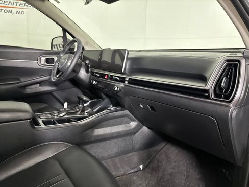 Used 2025 Kia Sorento EX w/ Panoramic Sunroof Package FWD image 34