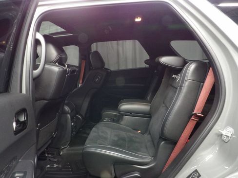 Used 2021 Dodge Durango SRT Hellcat w/ SRT Interior Appearance Group AWD/4WD image 17