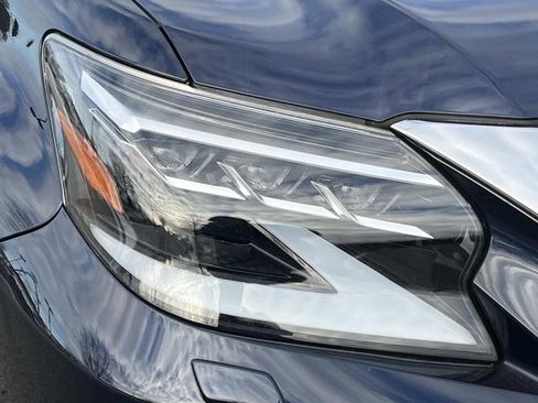 Used 2023 Lexus GX 460 Premium w/ Premium Plus Package image 9