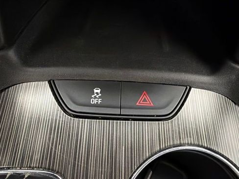 Used 2019 GMC Acadia SLT AWD/4WD image 17