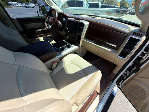 Used 2013 RAM 2500 Laramie w/ Convenience Group AWD/4WD image 9