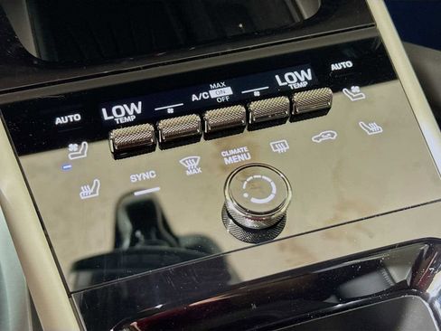 New 2025 Porsche Cayenne Turbo image 13