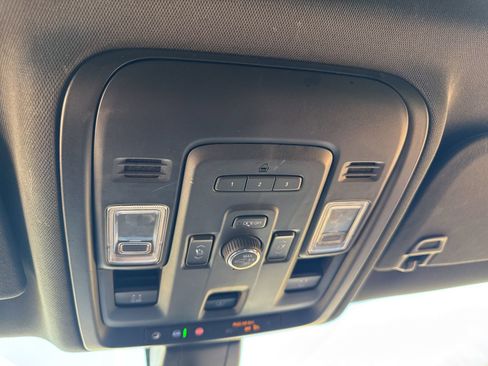 Used 2021 Chevrolet Tahoe High Country w/ Premium Package image 16