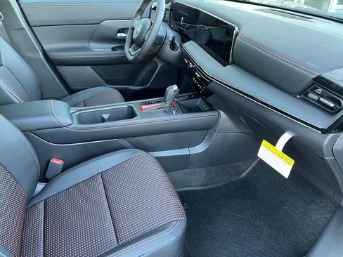 New 2025 Nissan Kicks SR w/ Illumination Package image 22