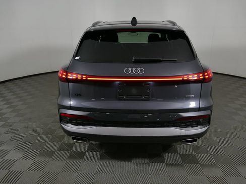 Certified 2025 Audi Q5 Premium w/ Convenience Package AWD/4WD image 4