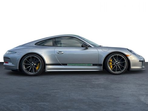 Used 2016 Porsche 911 R image 7