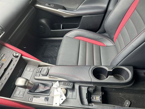 Used 2019 Lexus IS 300 AWD image 24