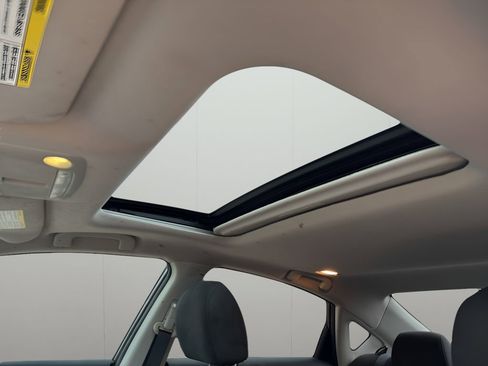 Used 2015 Nissan Altima 2.5 SV w/ Convenience Package image 10