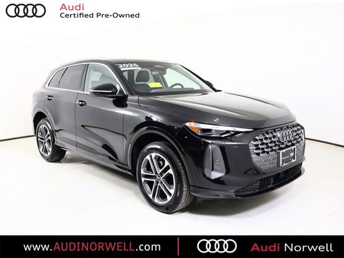 Certified 2025 Audi Q5 Premium w/ 19" Wheel Package image 1