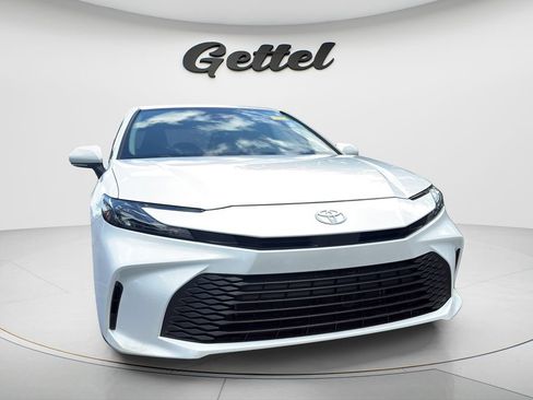 Used 2025 Toyota Camry LE w/ Convenience Package FWD image 2