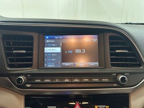 Used 2019 Hyundai Elantra SEL FWD image 31