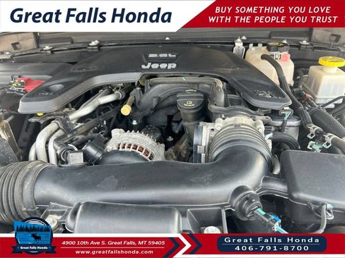 Used 2020 Jeep Gladiator Rubicon w/ Advanced Safety Group AWD/4WD image 34