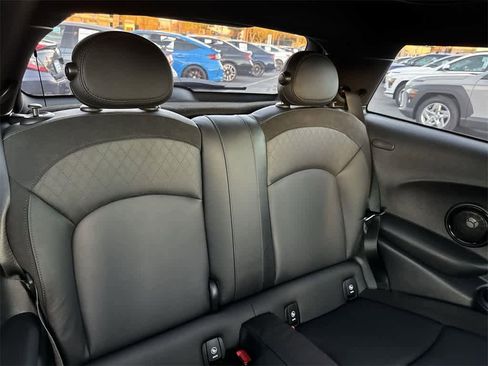 Used 2023 MINI Cooper SE image 32