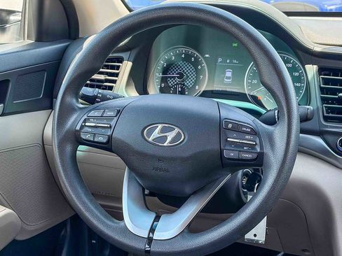 Used 2020 Hyundai Elantra SEL FWD image 14