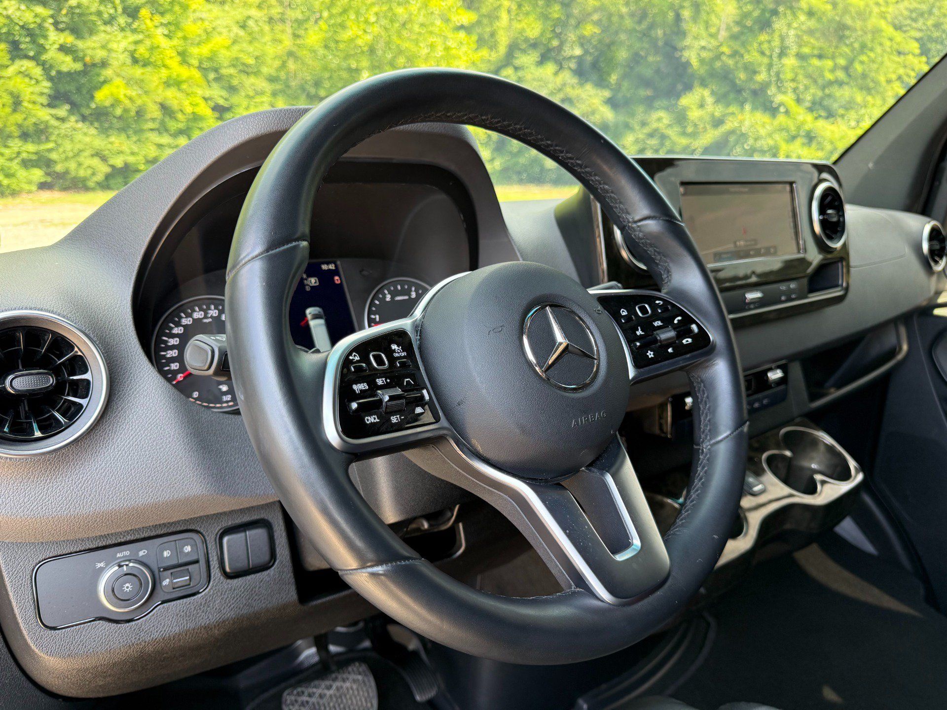 Used 2022 Mercedes-Benz Sprinter 3500 image 12