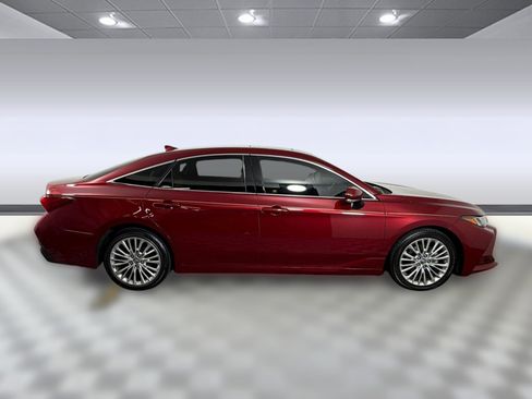 Used 2019 Toyota Avalon Limited image 8