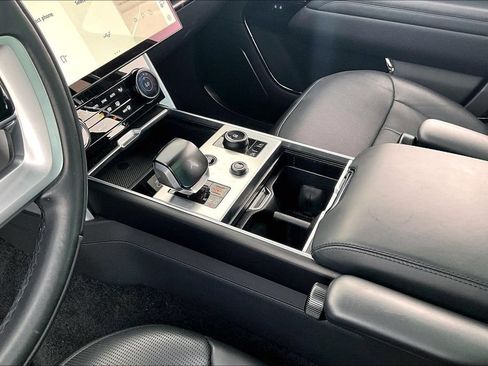 Used 2023 Land Rover Range Rover SV AWD/4WD image 18