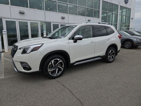 Used 2023 Subaru Forester Touring image 13